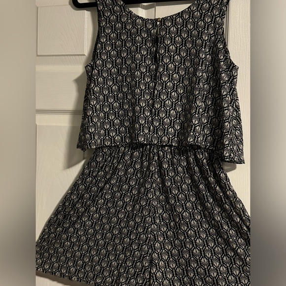 Romper - Picture 2 of 3